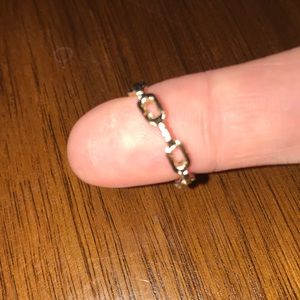 14kt gold ring chain pattern delicate ring new!!!